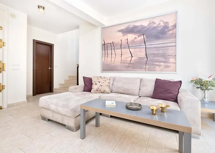 Siglo Penthouse In By Solaga Homes Appartement